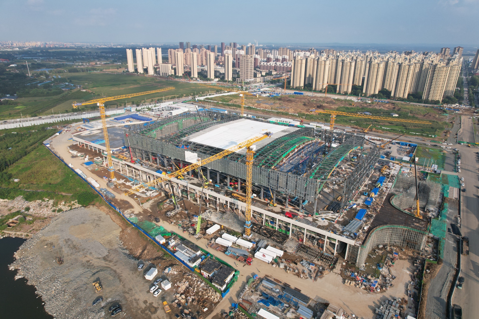 Large-Scale Exhibition & Sports Venues