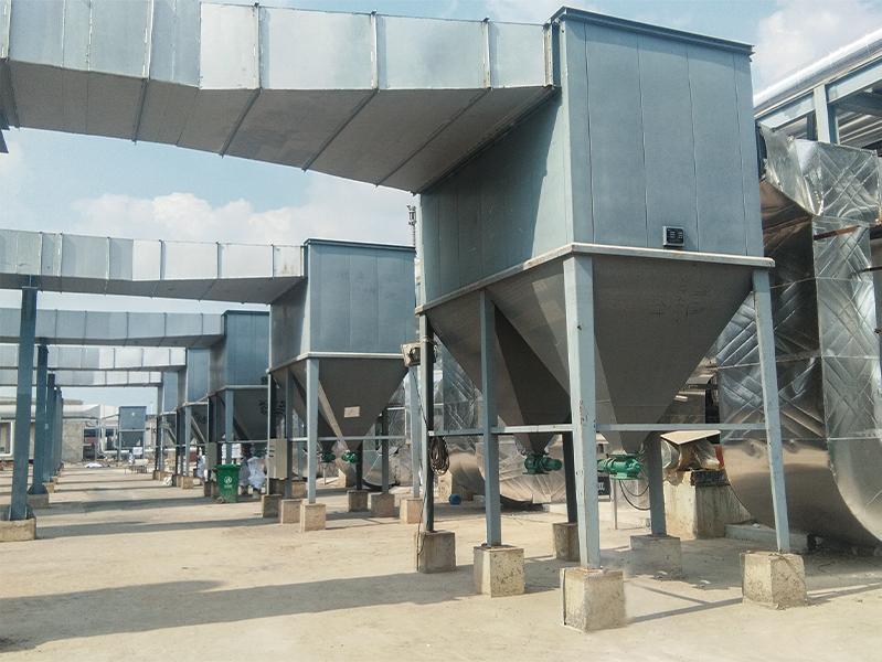 Multi-tube dust collector