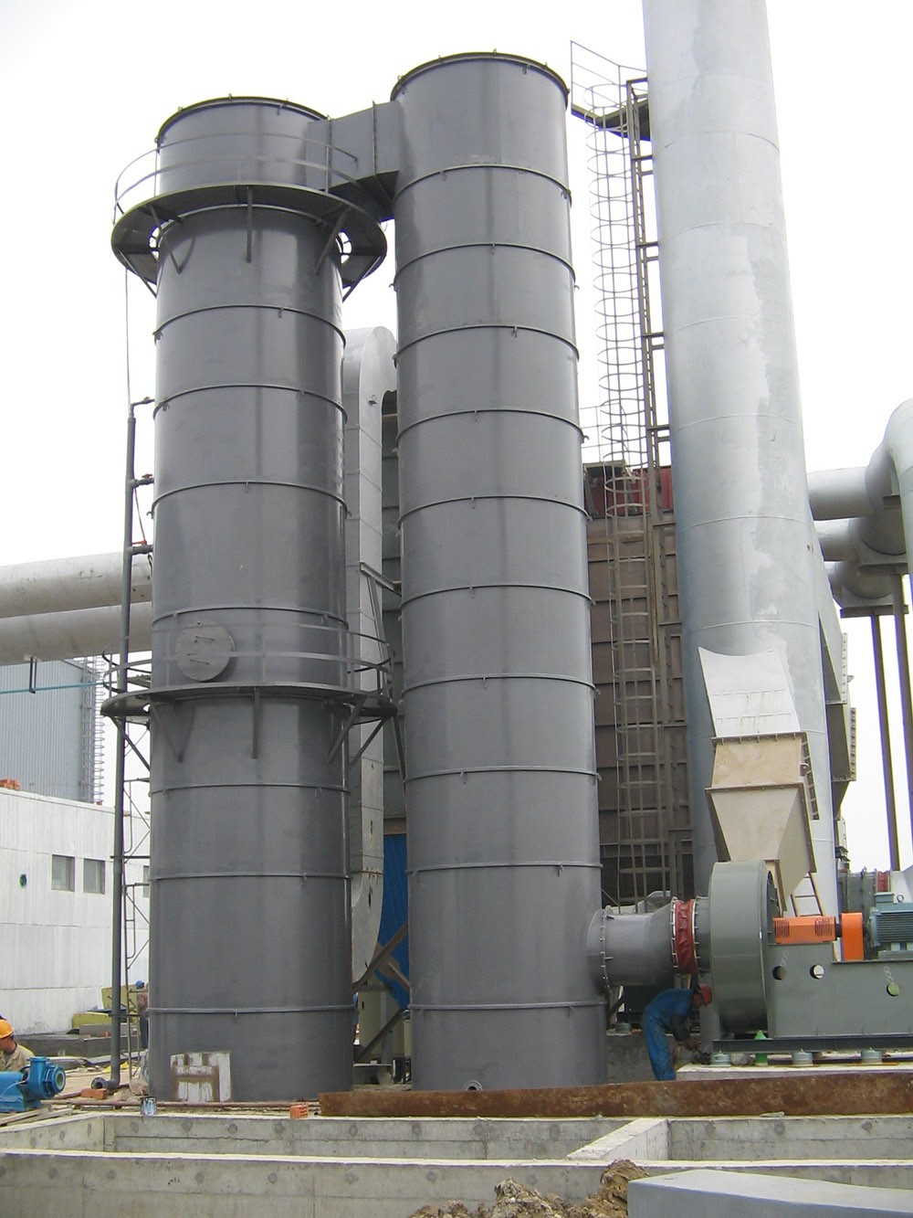 Twin-tower water film tower