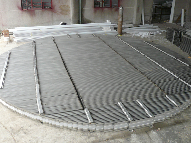 Зэвэрдэггүй ган хаалт