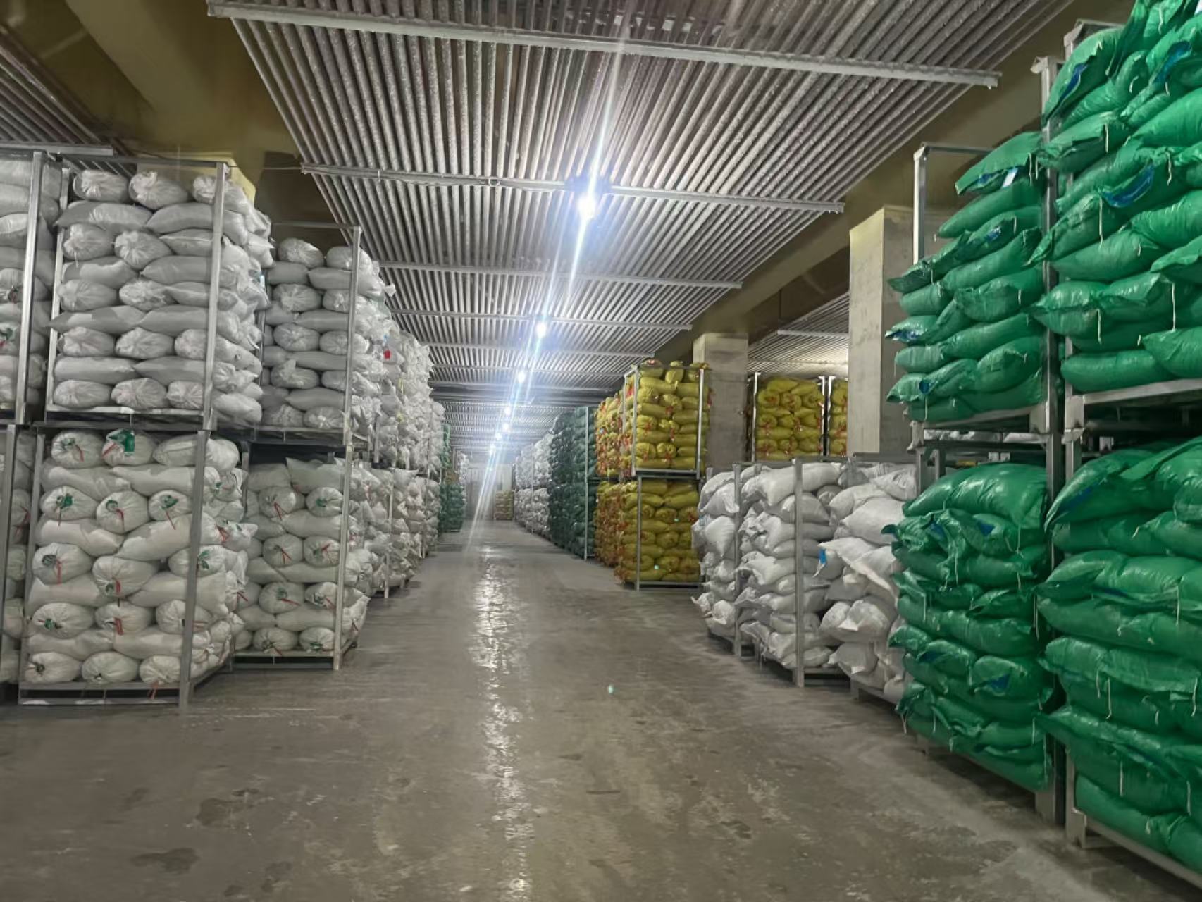 Classified storage of semi-finished frozen products