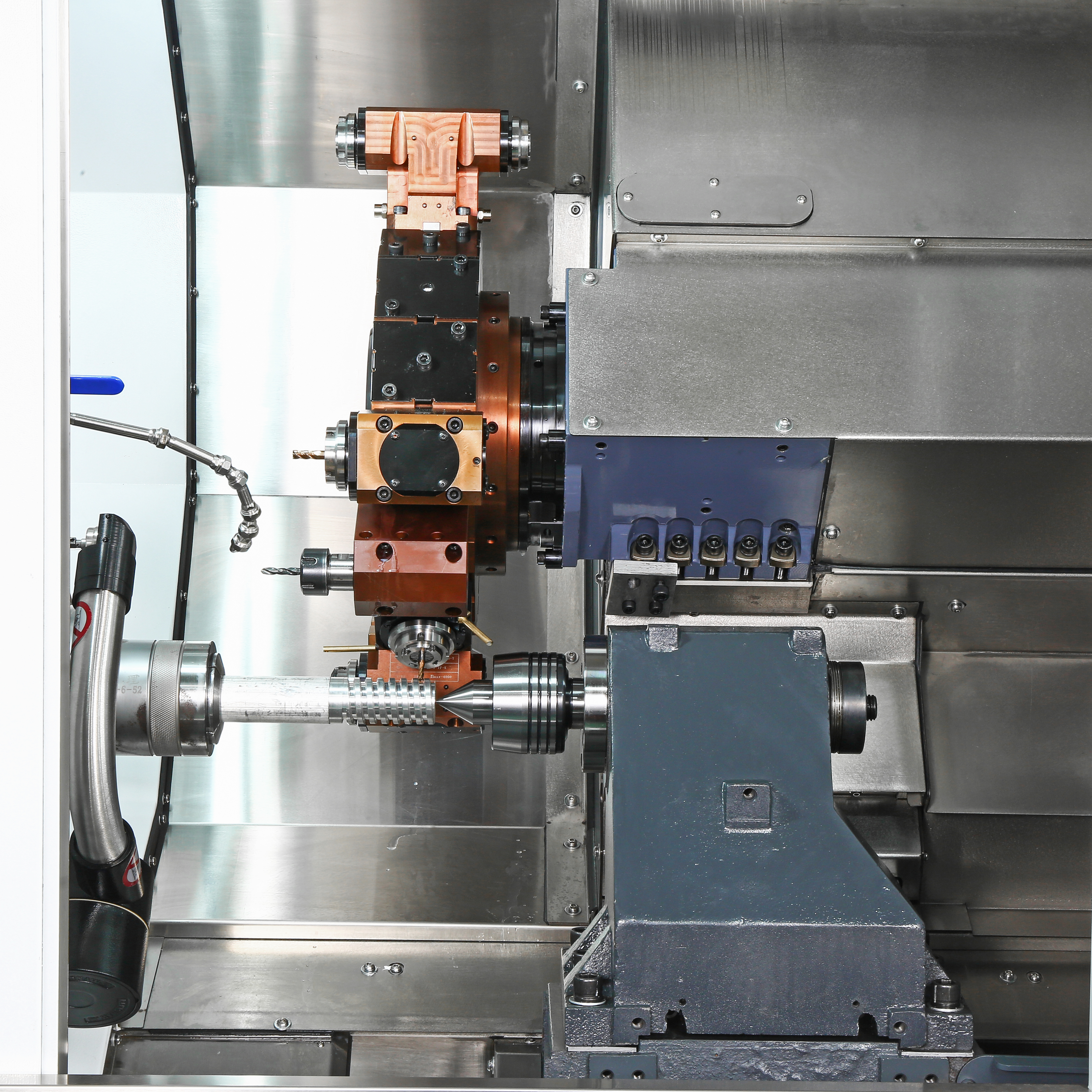 Interpolated Y-axis cnc lathe with tailstock