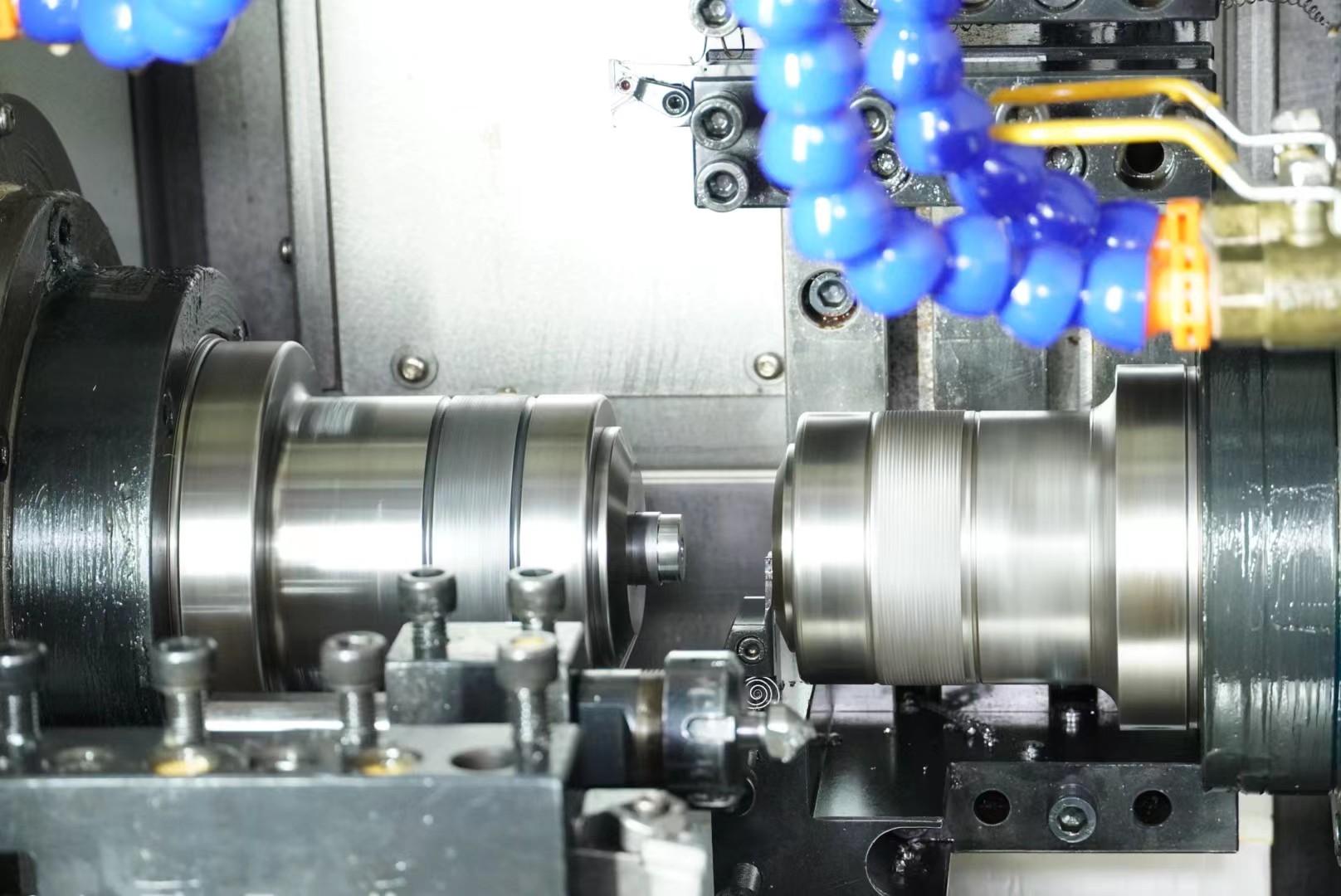 Double-Spindle Lathe with Vertical and Horizontal Gang Tool Carriers