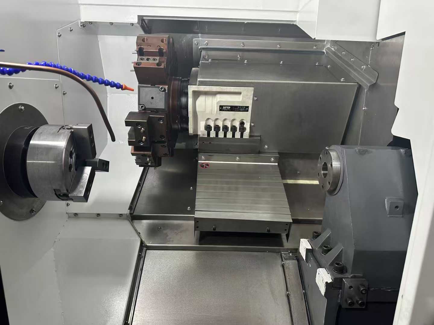CNC Driven Tool Turret Lathe With Tailstock