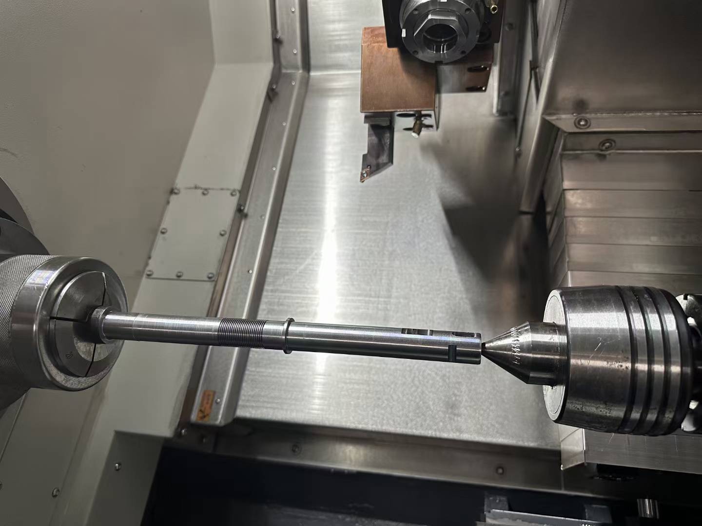 CNC Driven Tool Turret Lathe With Tailstock