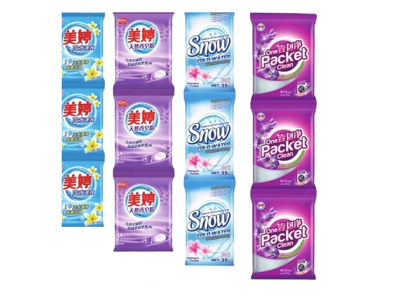 Small sachets package detergent powder with fragrant flowers