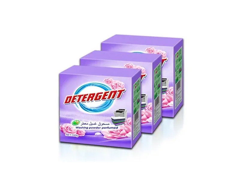 Box packing detergent with spoon