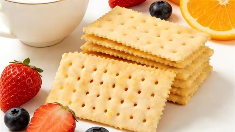 What Are Soda Crackers? A Simple Guide to This Classic Snack