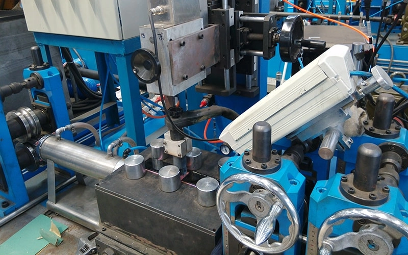 Pros And Cons of All The Different Seam Tracking Solutions (1)