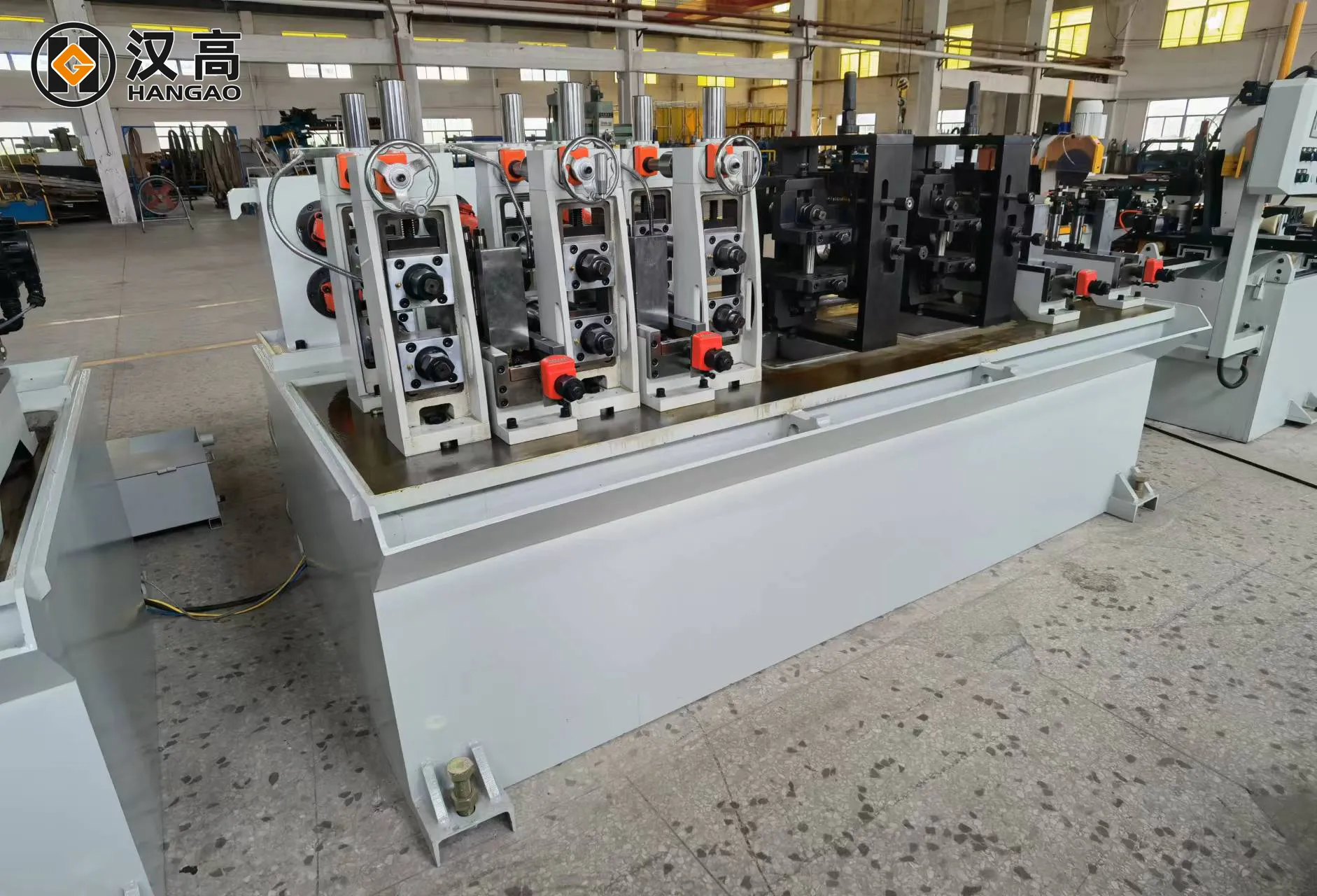 ماكينة تصنيع الأنابيب باللحام الليزري