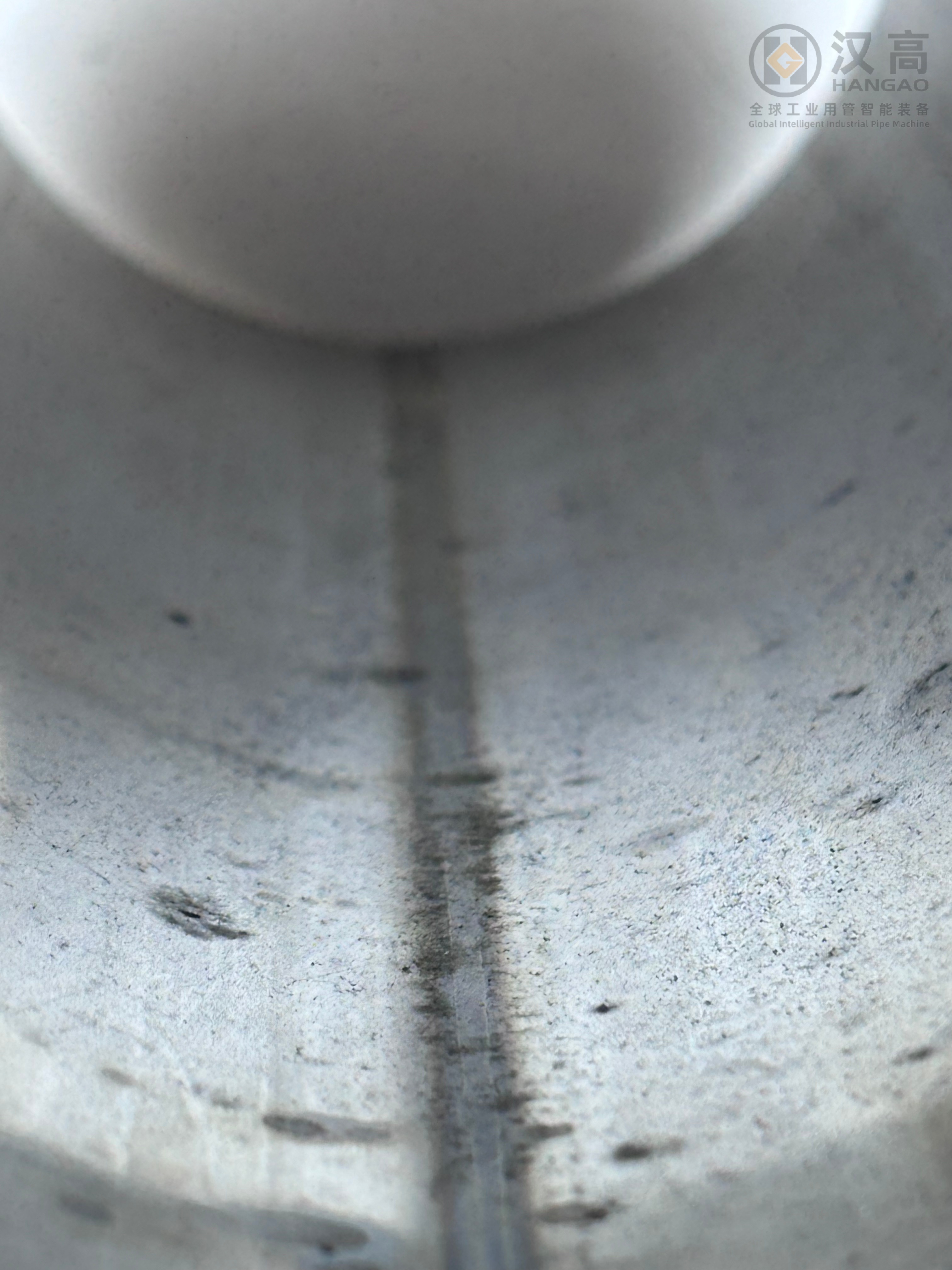 Rury spawane a rury bezszwowe: kluczowe różnice, zalety i dlaczego rury spawane zapewniają większą stabilność