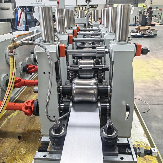 laser welding machine