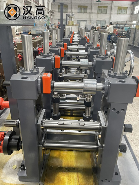 High-speed TIG welding tube mill