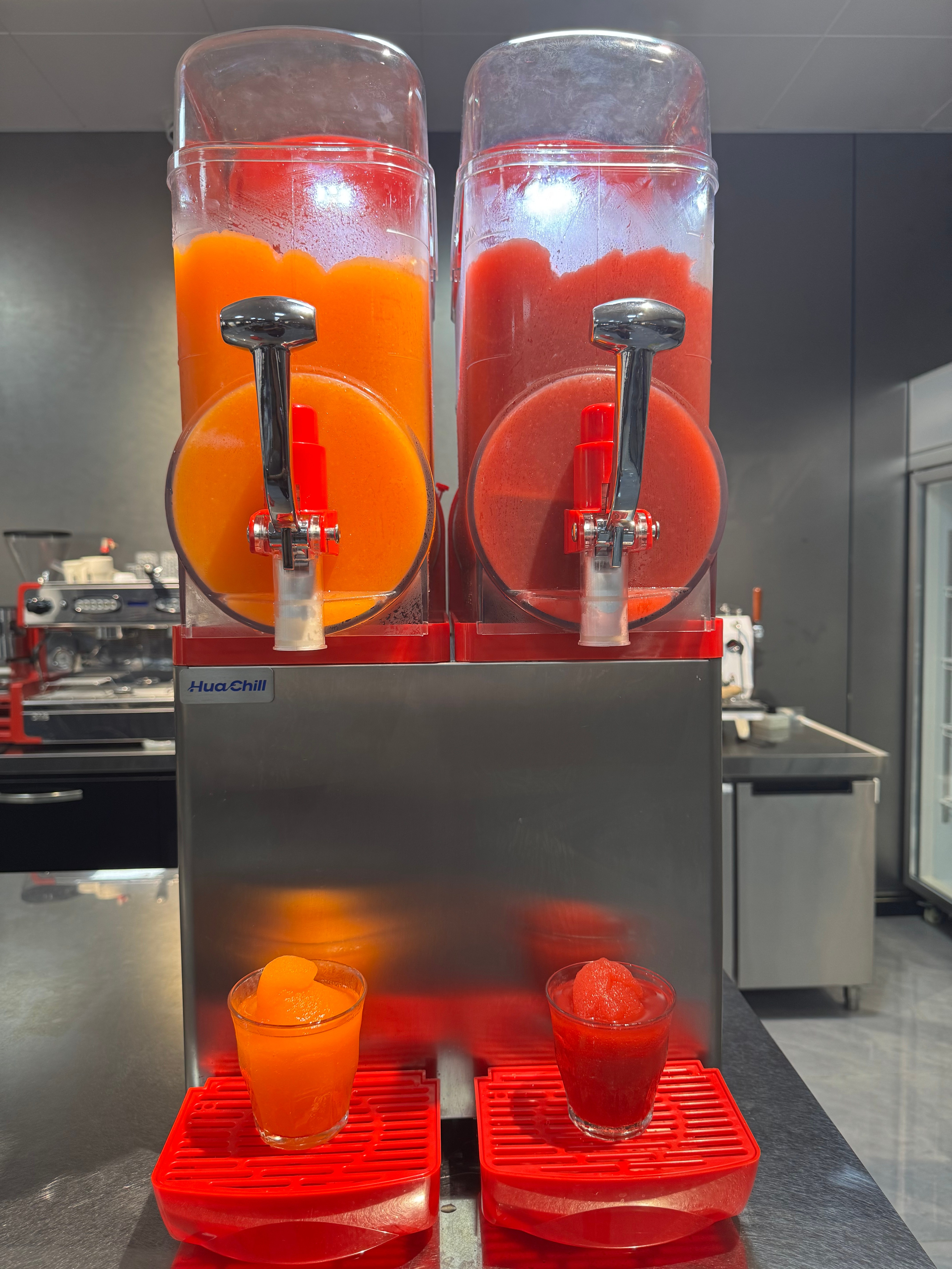 Dual Tanks Commercial Slush Machine Smoothies Frozen Drinks Maker Smooth Texture Blender