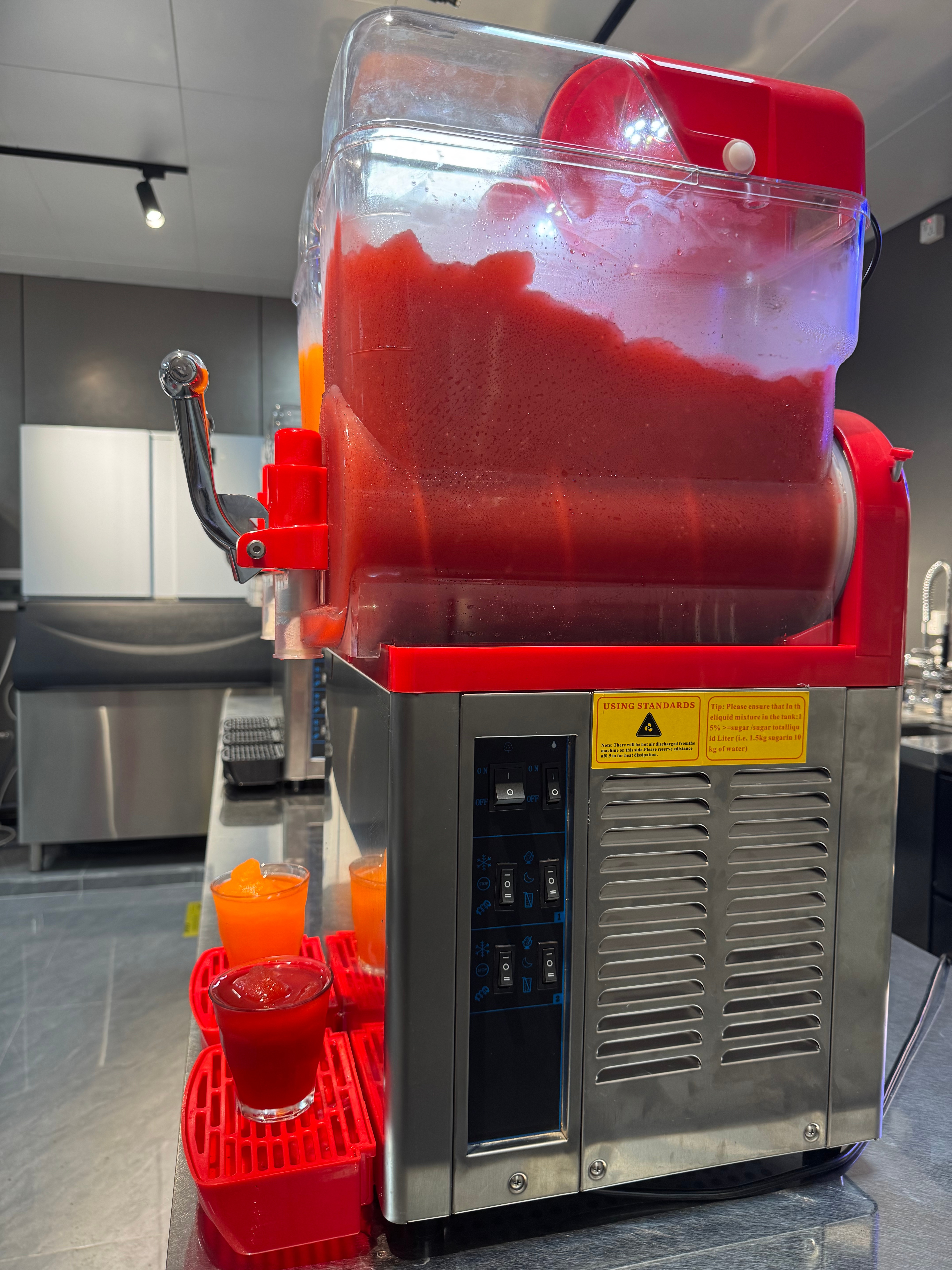 Dual Tanks Commercial Slush Machine Smoothies Frozen Drinks Maker Smooth Texture Blender