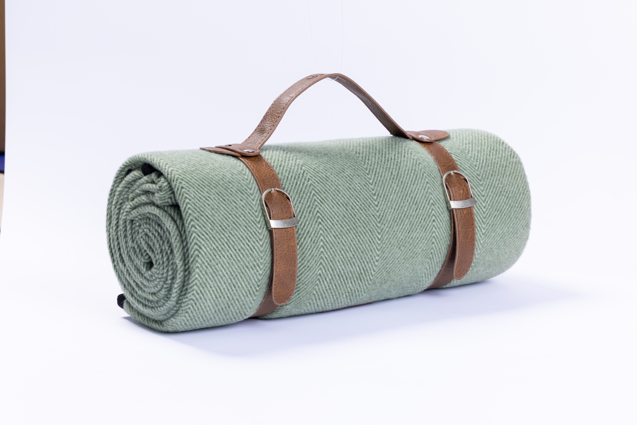 Leather handle Picnic Fleece Blanket with PEVA waterproof backing