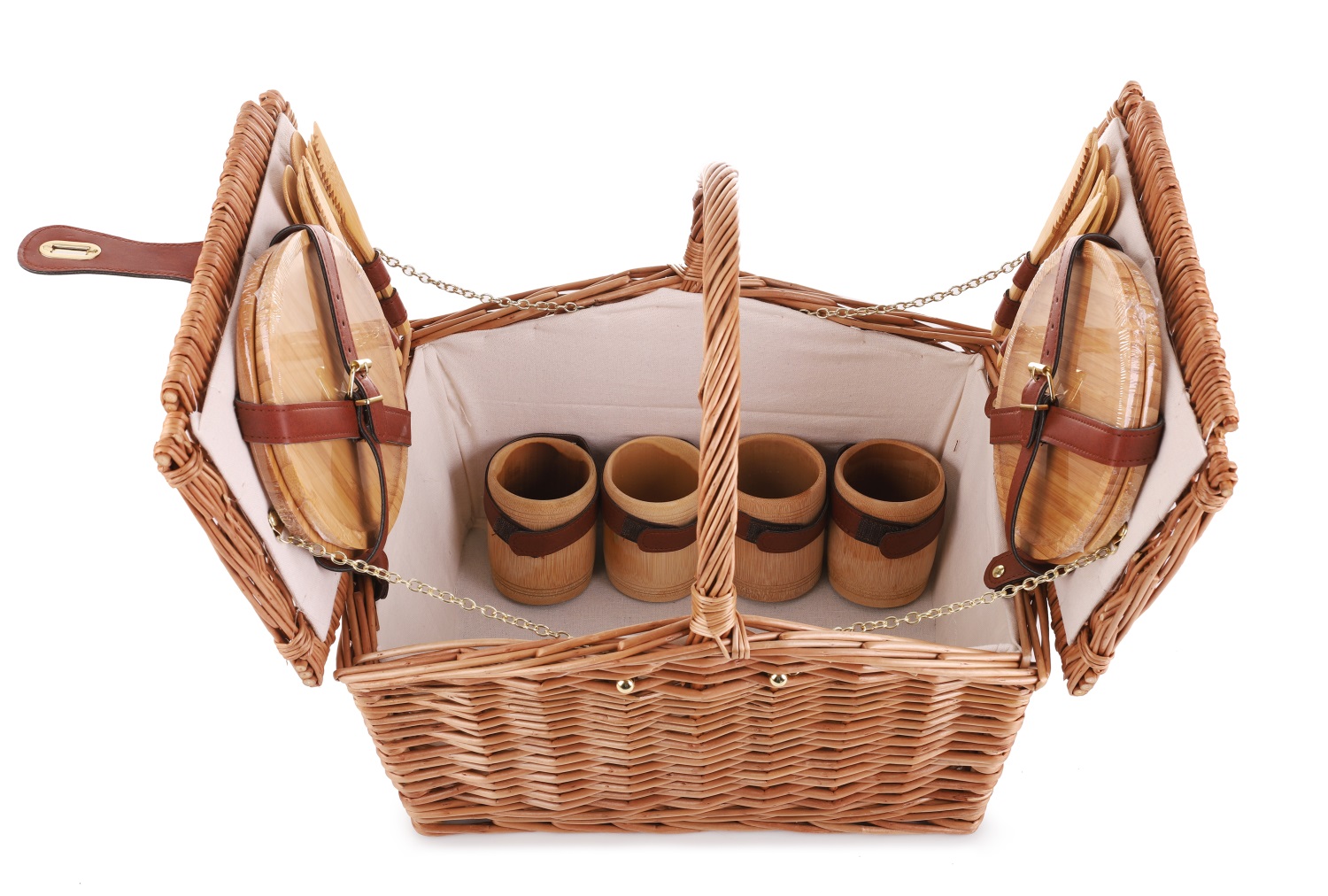 Wicker Basket for 4 Person with accessories inside
