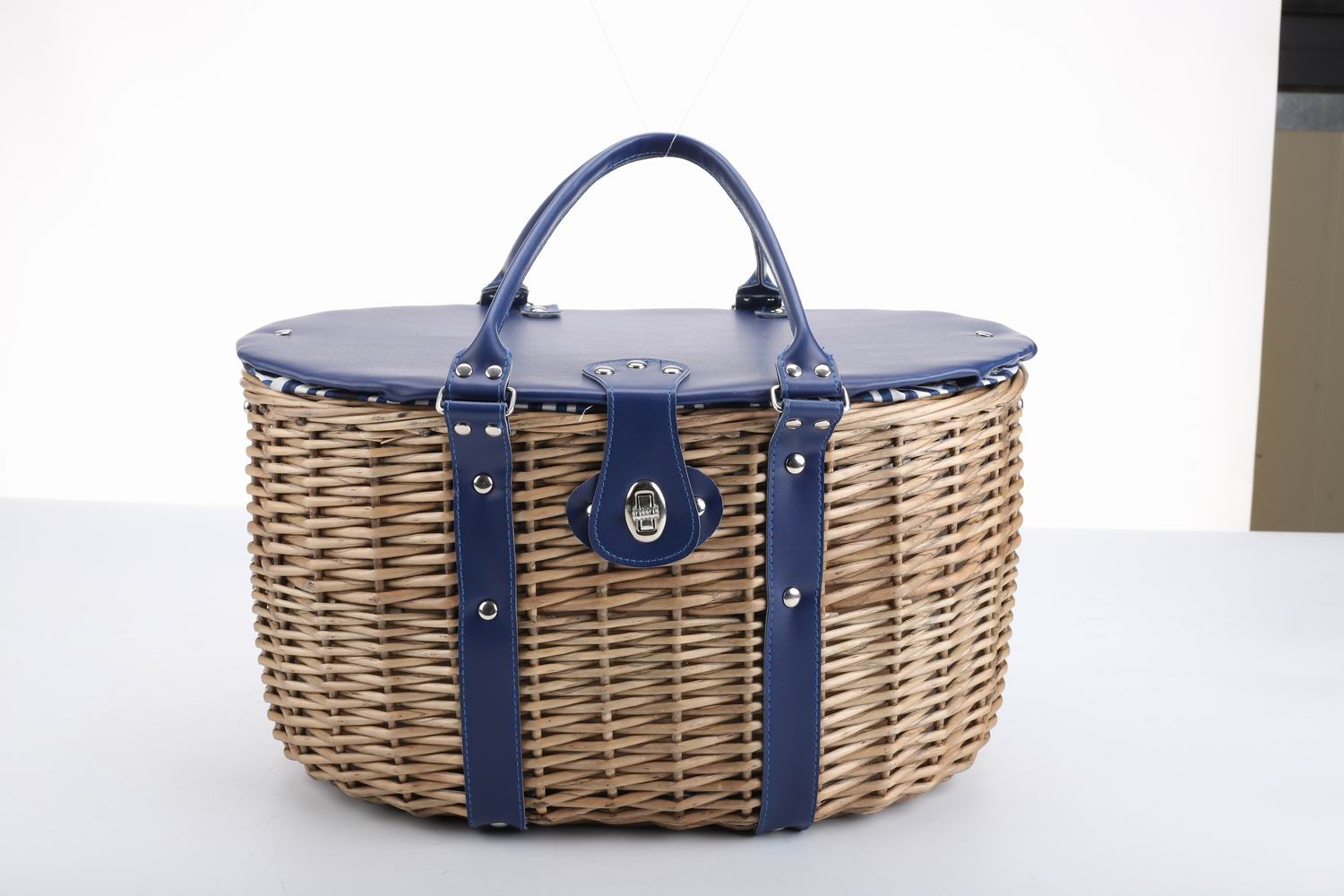 Oval 2 Person Picnic Basket Blue fabric lining full accessories