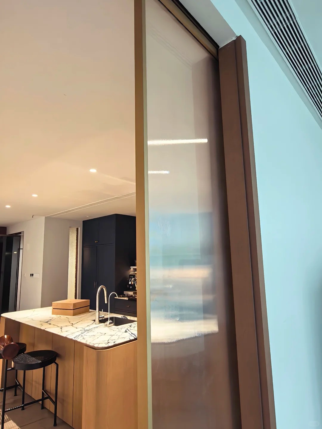 Soundproof Slim Frame Aluminum Pocket Door