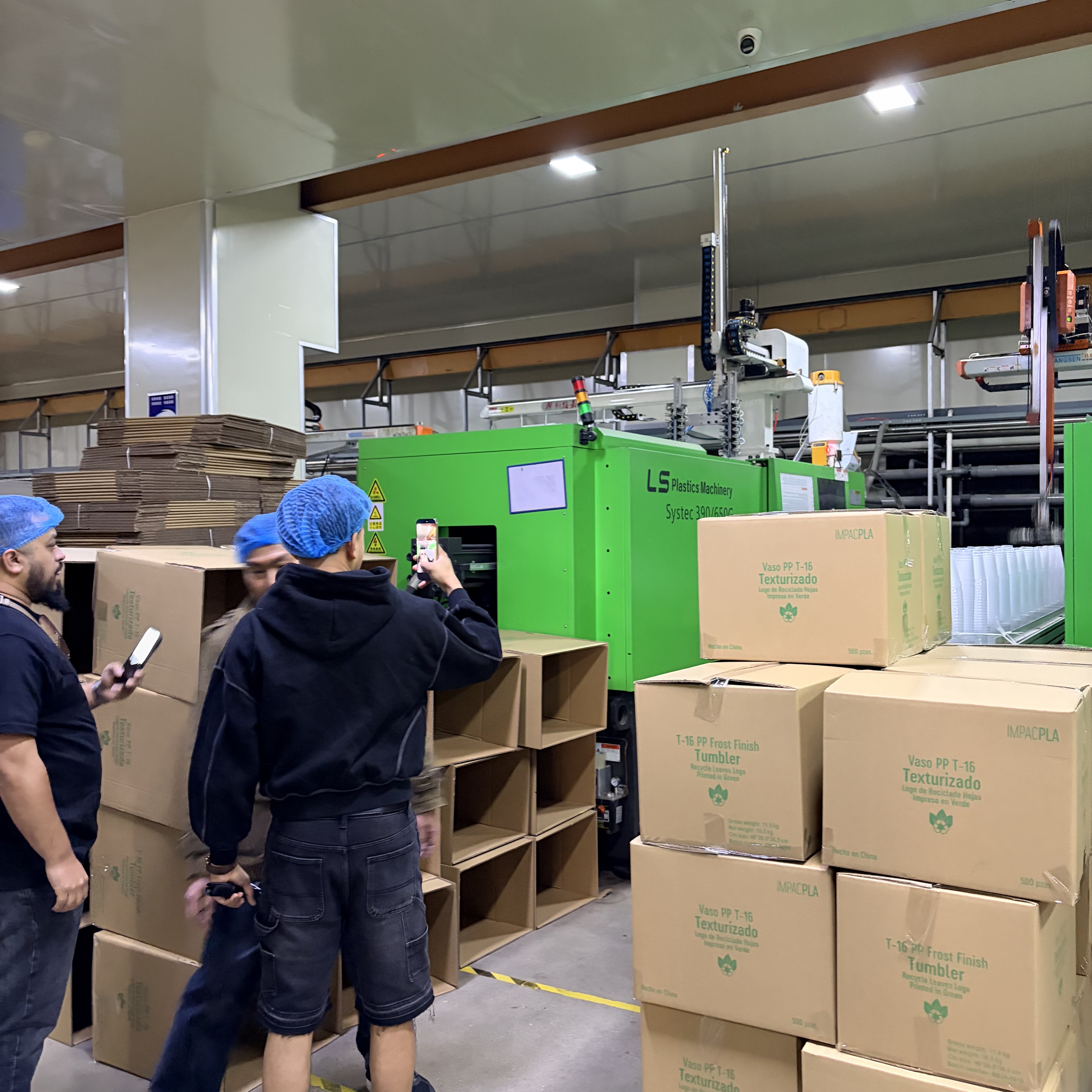 Foreign clients visiting the factory