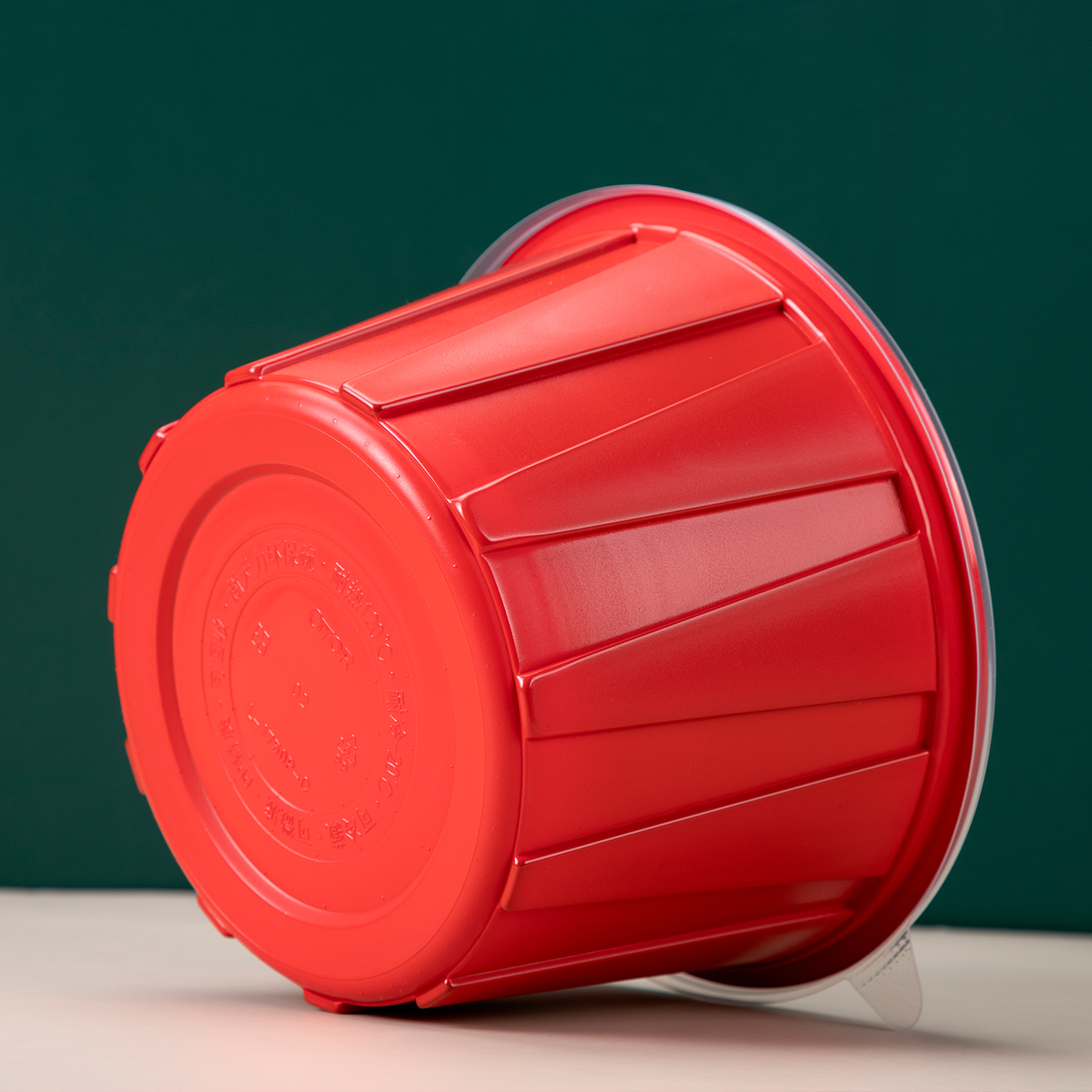 Disposable thickened plastic bowl