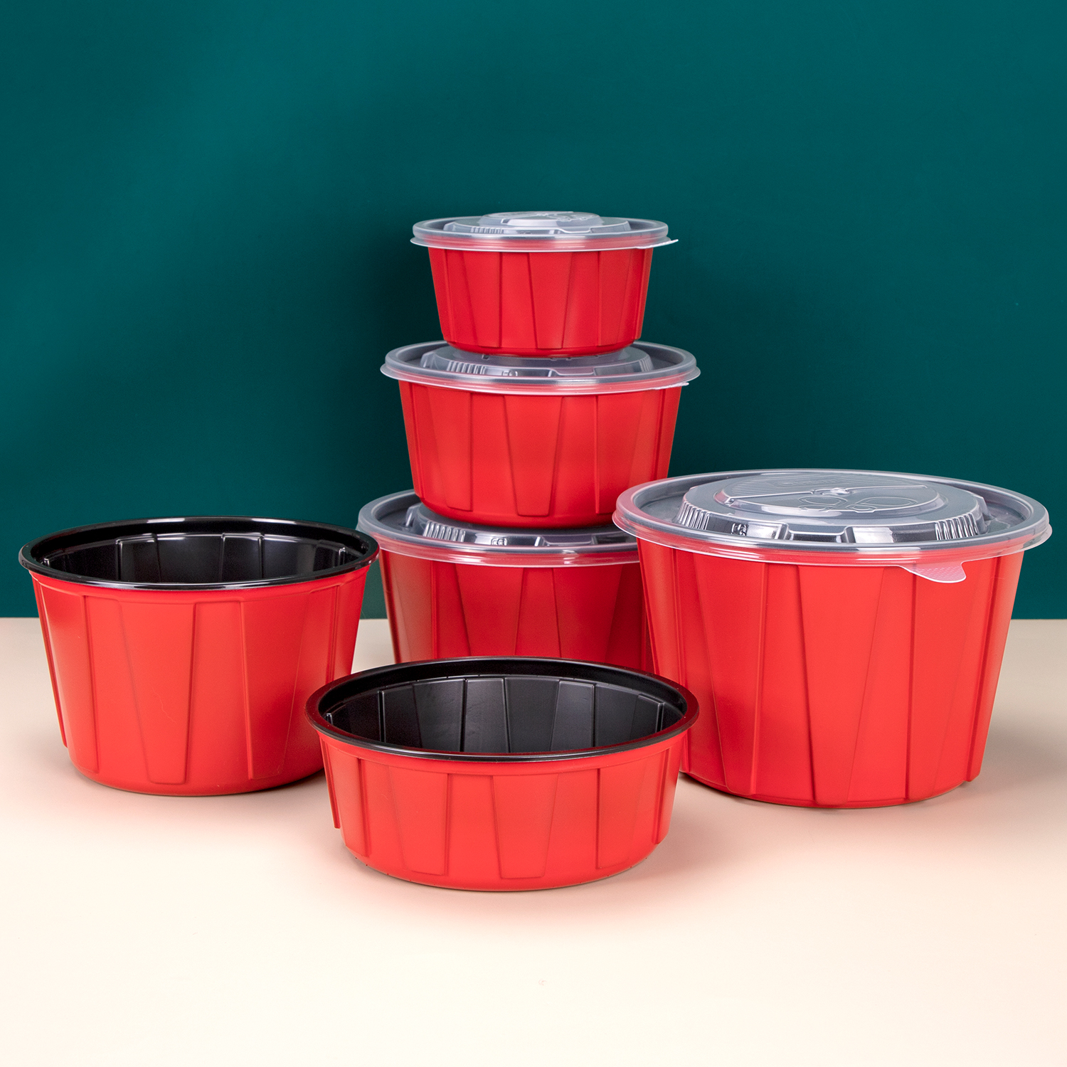 Disposable thickened plastic bowl