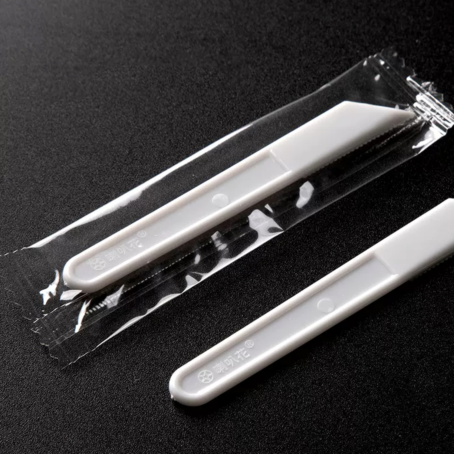 Disposable PS plastic opening knife