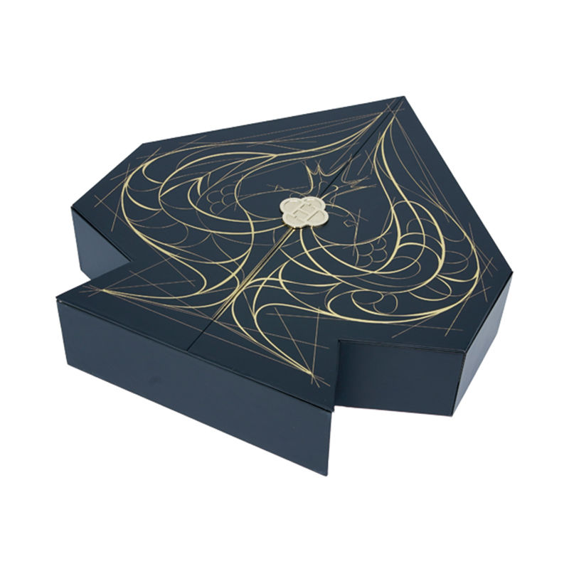 Spade Shaped Gift Box