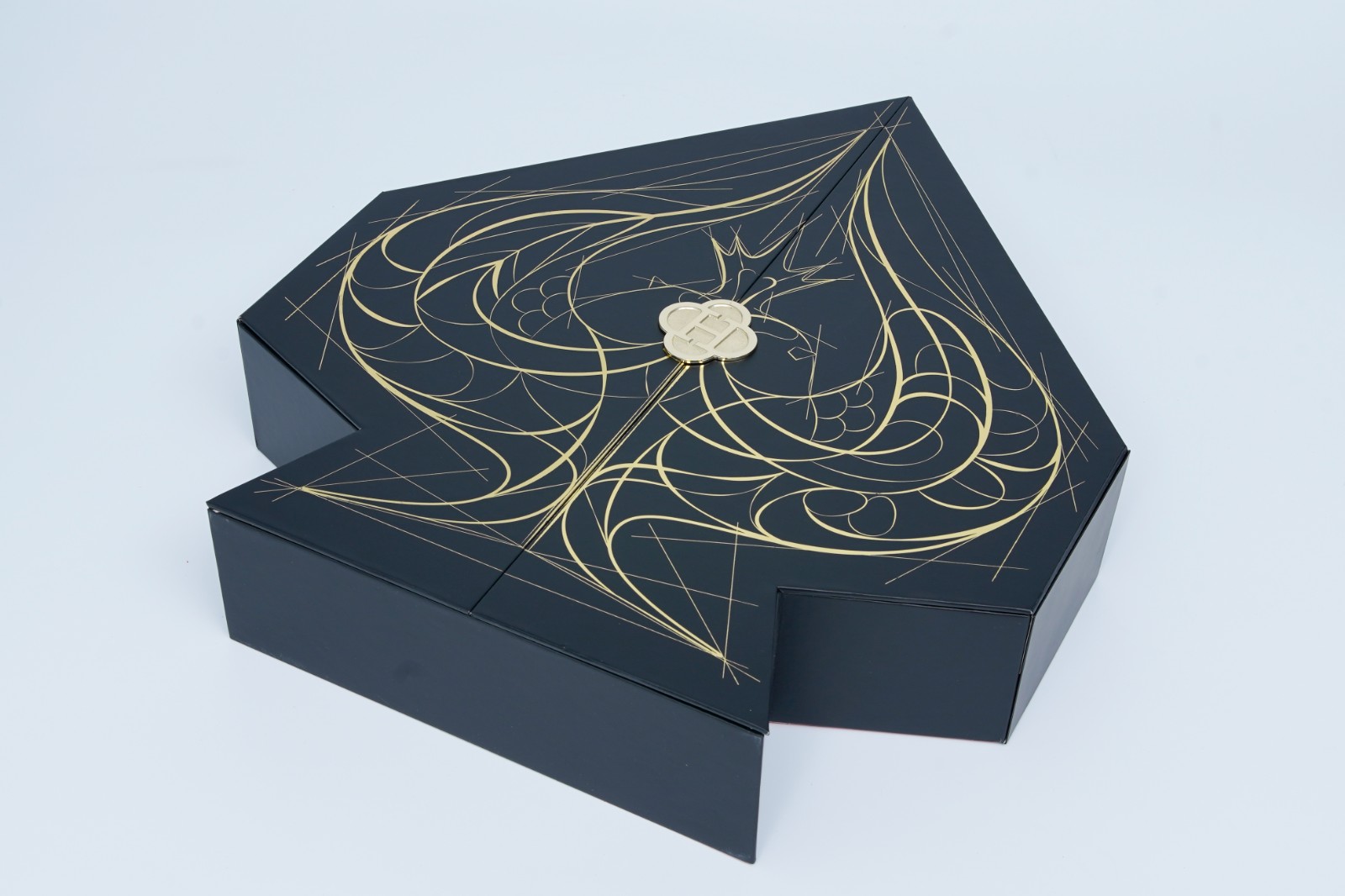 Spade Shaped Gift Box