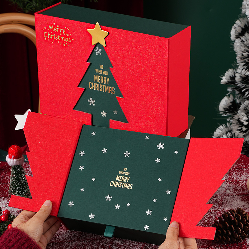 Scatola regalo personalizzata a forma di albero di Natale con apertura magnetica.