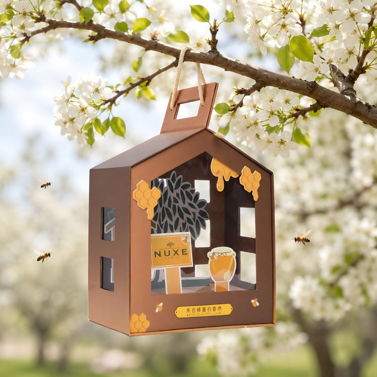 Coffret cadeau NUXE en forme de maison