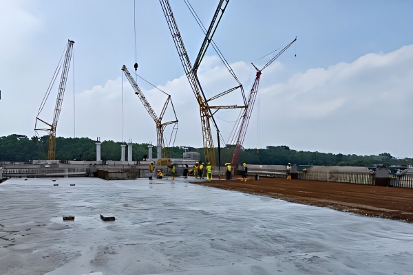 high-speed railway station scaffolding