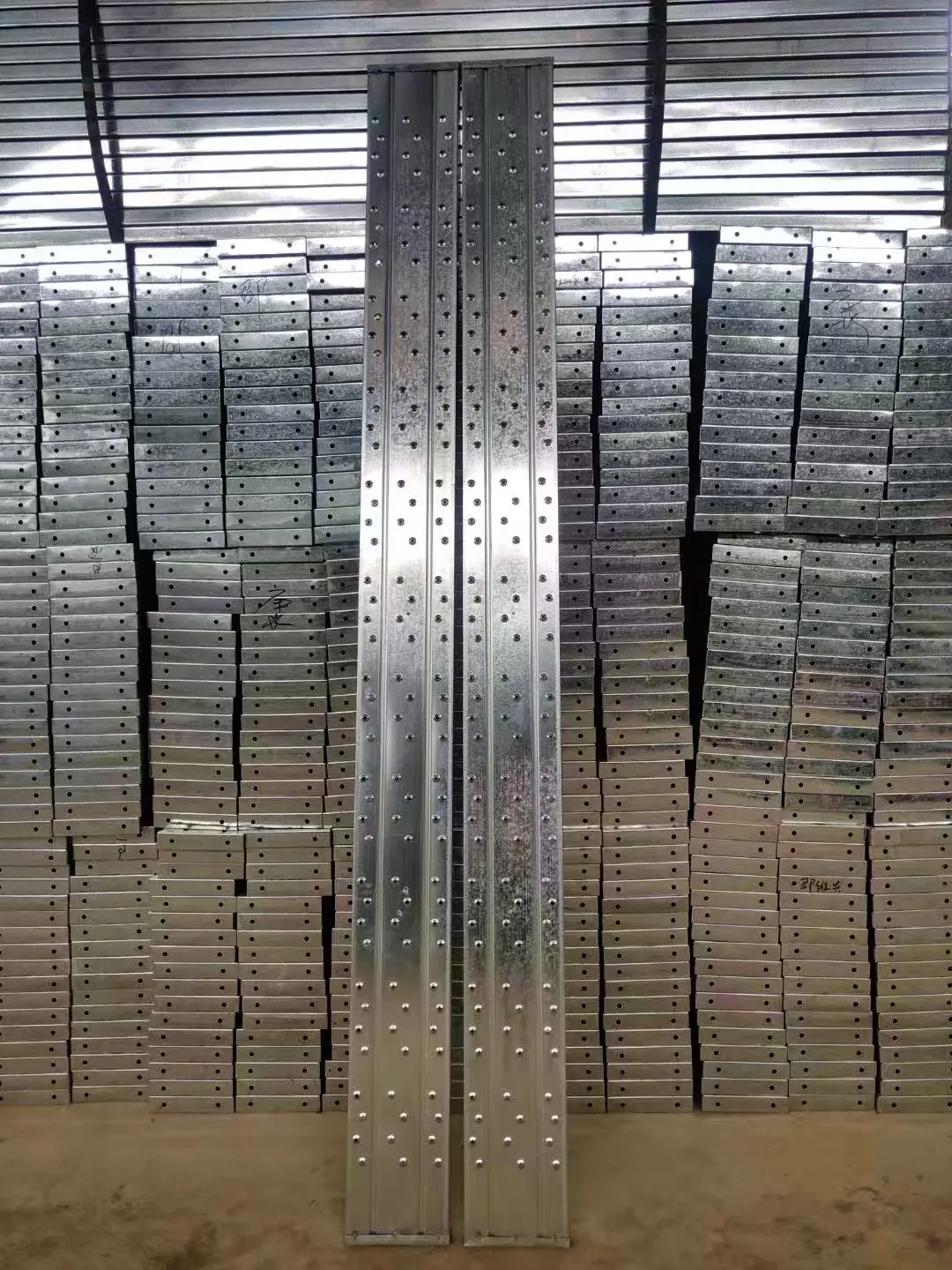 Heavy Duty Riveted Scaffolding Steel Walk Board Heavy Duty Riveted Scaffolding Steel Walk Board