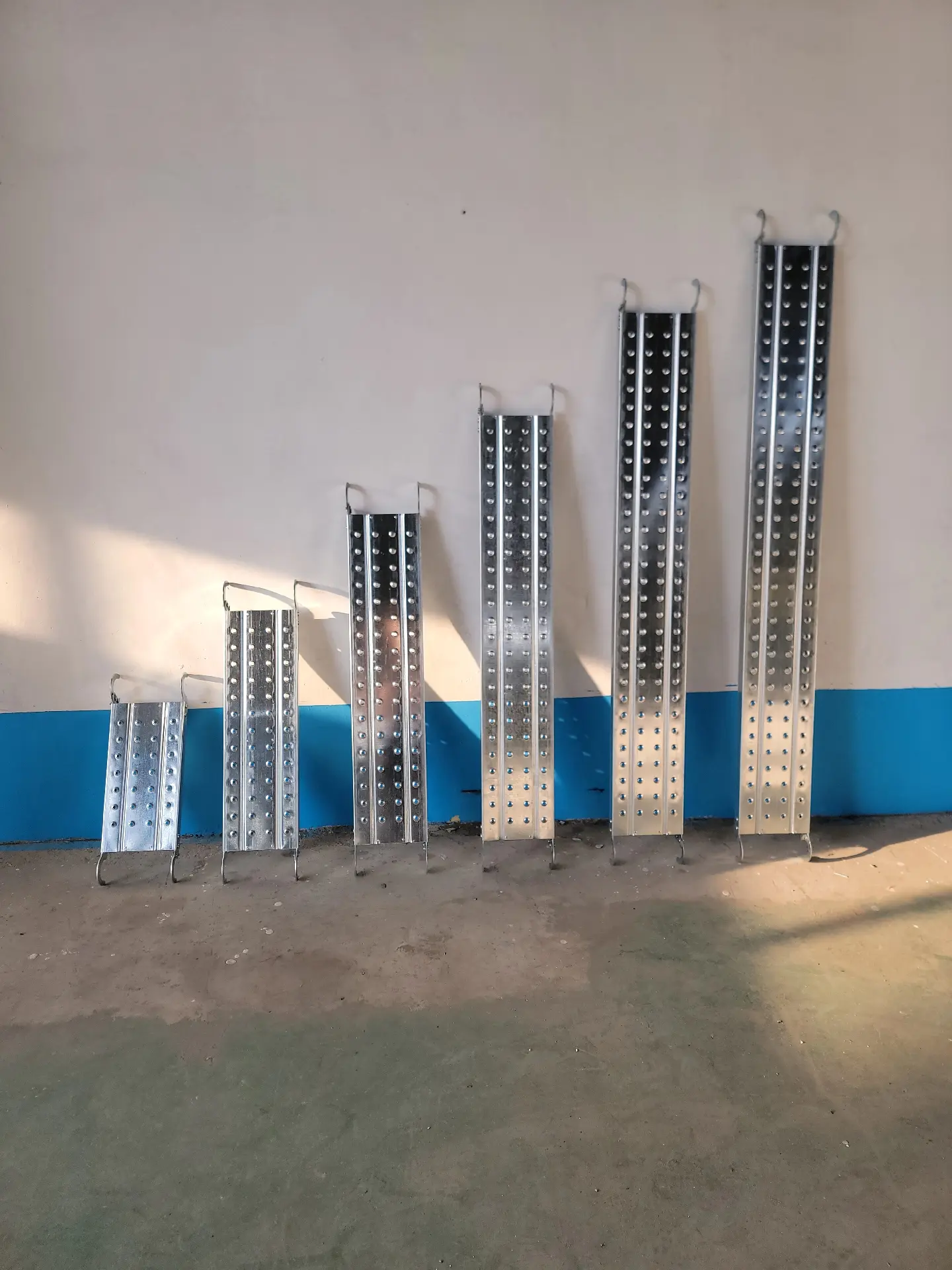 Heavy Duty Riveted Scaffolding Steel Walk Board Heavy Duty Riveted Scaffolding Steel Walk Board