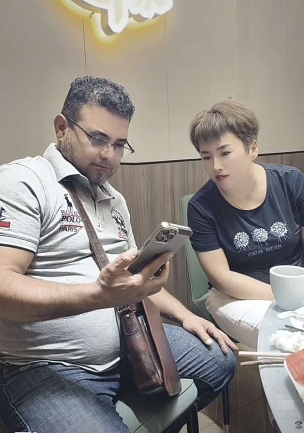 Have lunch with diesel generator set customer