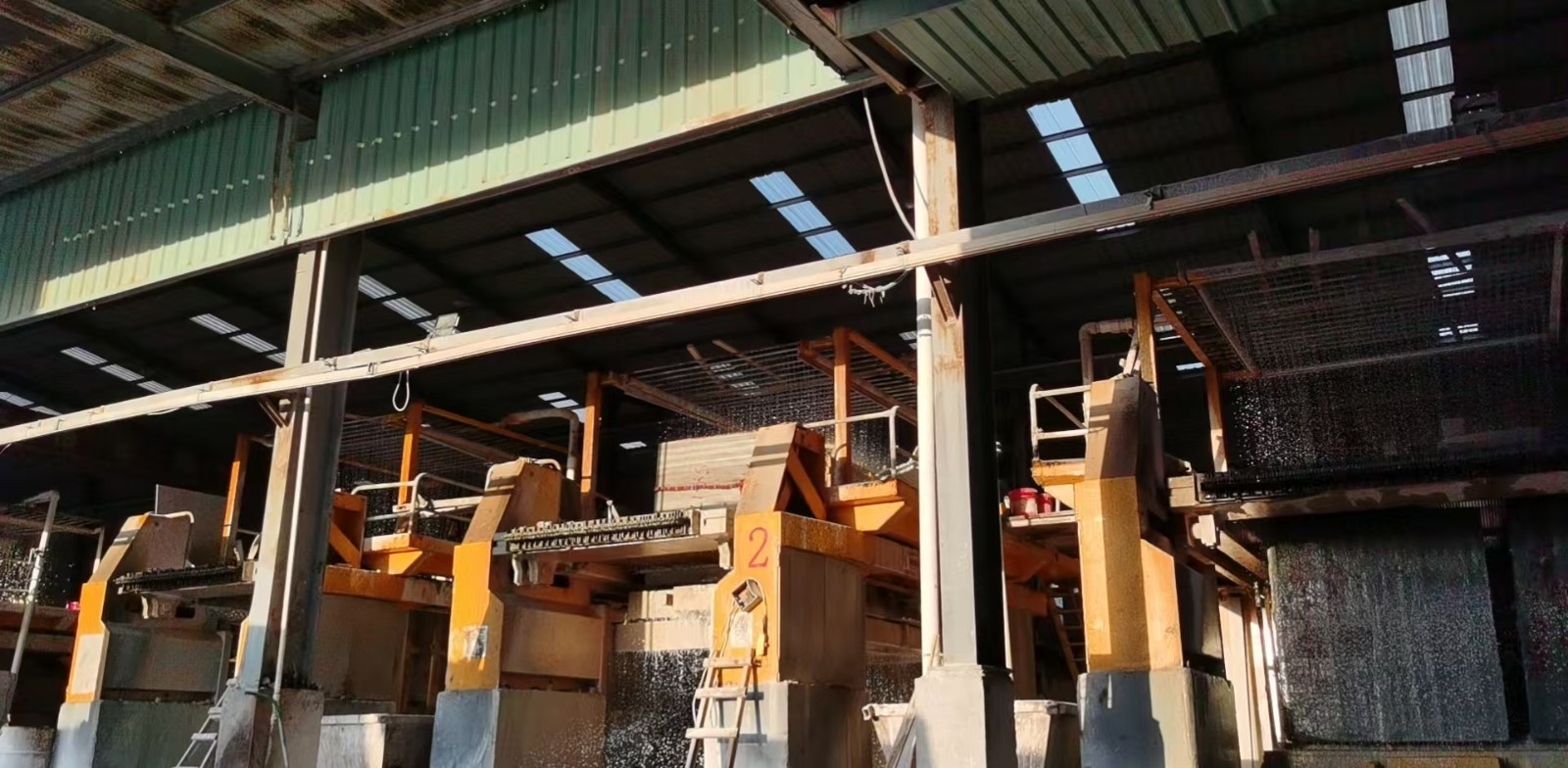 gangsaw machine.jpg