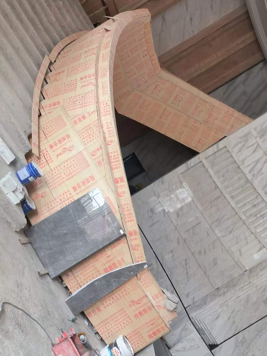 Shanghai Huhua Hotel Spiral Stairs