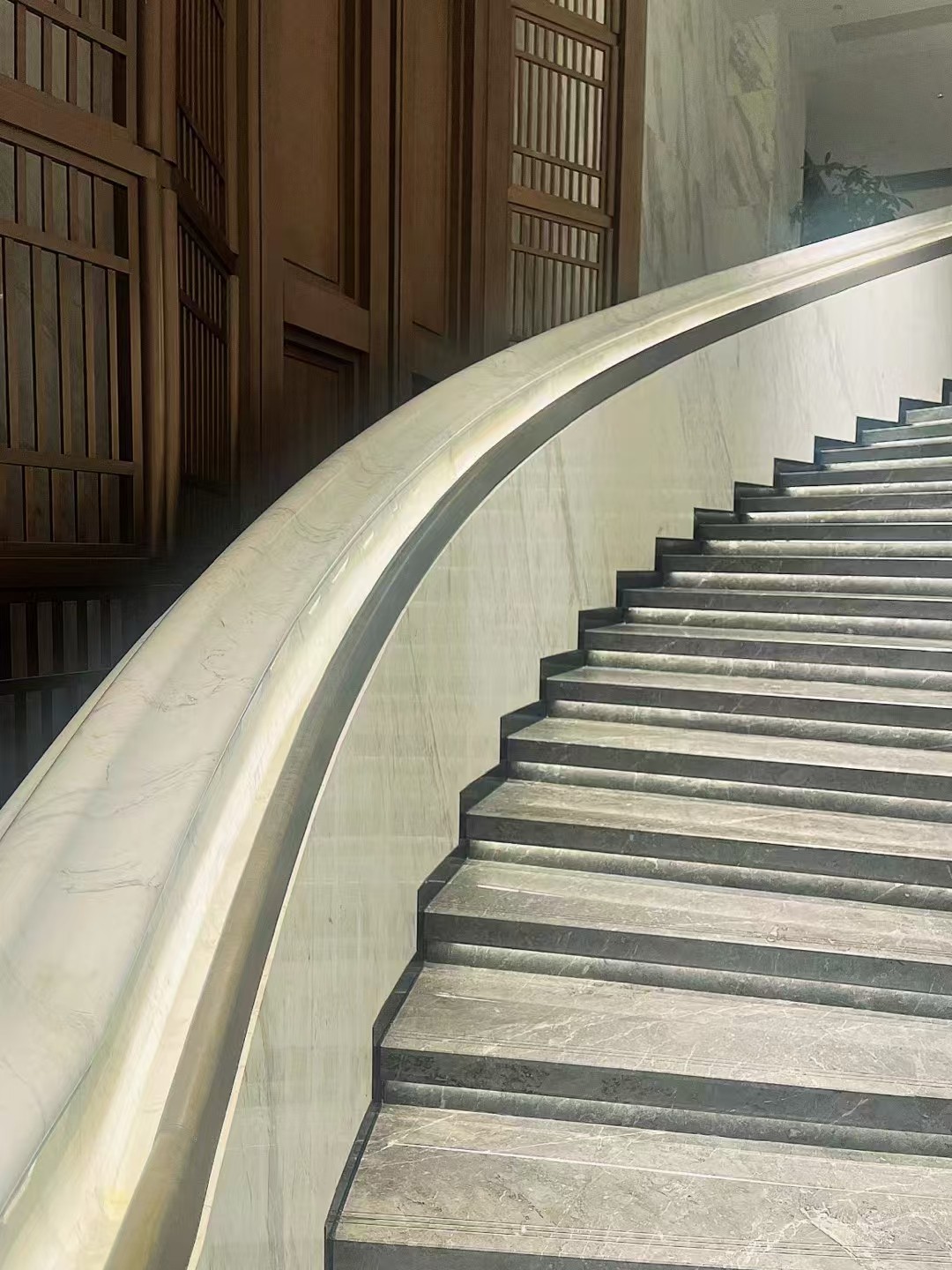Shanghai Huhua Hotel Spiral Stairs