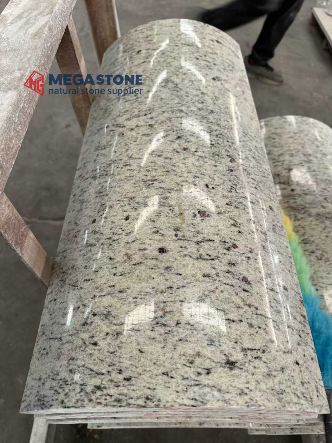 White Ornamental Granite slab manufacturers