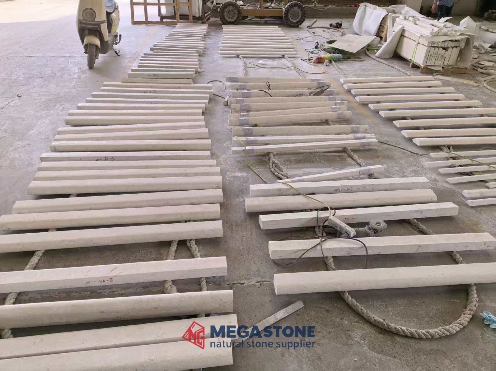 China Emelas Beige Limestone slab manufacturers China Emelas Beige Limestone slab manufacturers