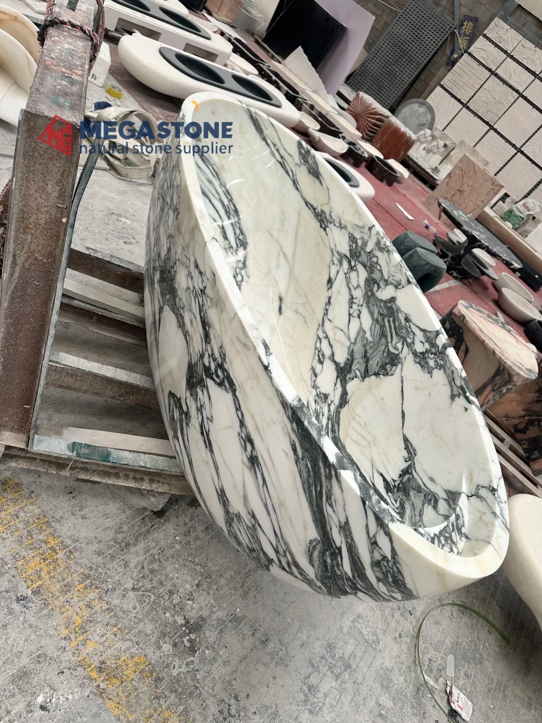 Arabescato Corchia Marble Bathtub