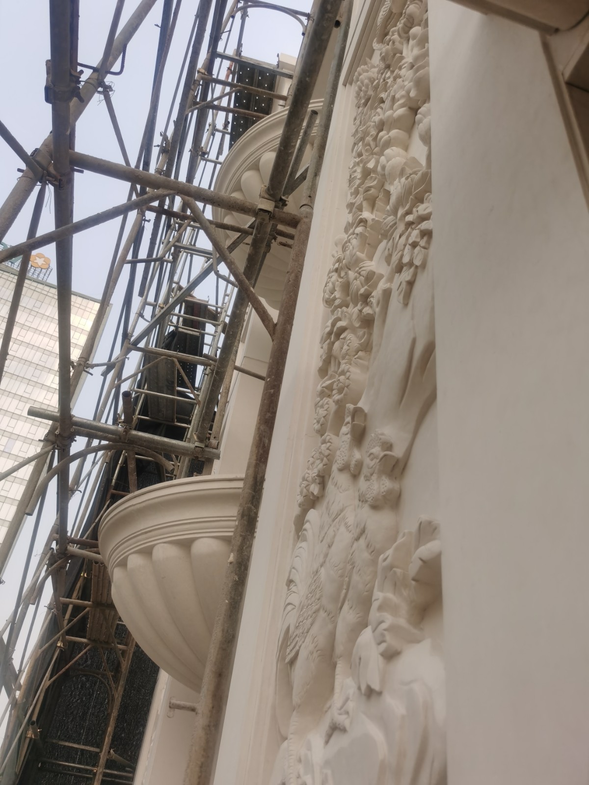 custom-shaped exterior wall stone