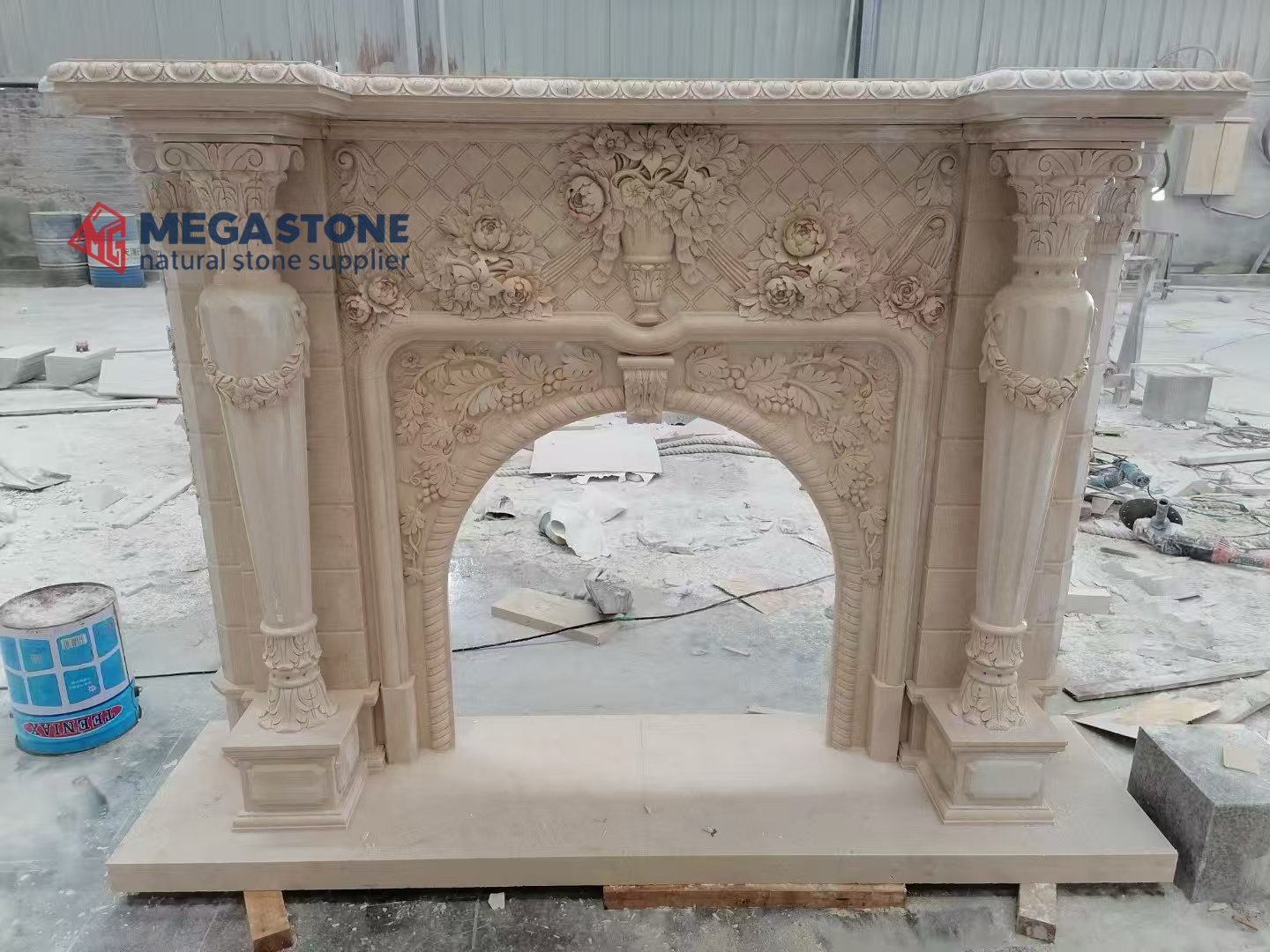Fireplace Mantel -MGLUX005