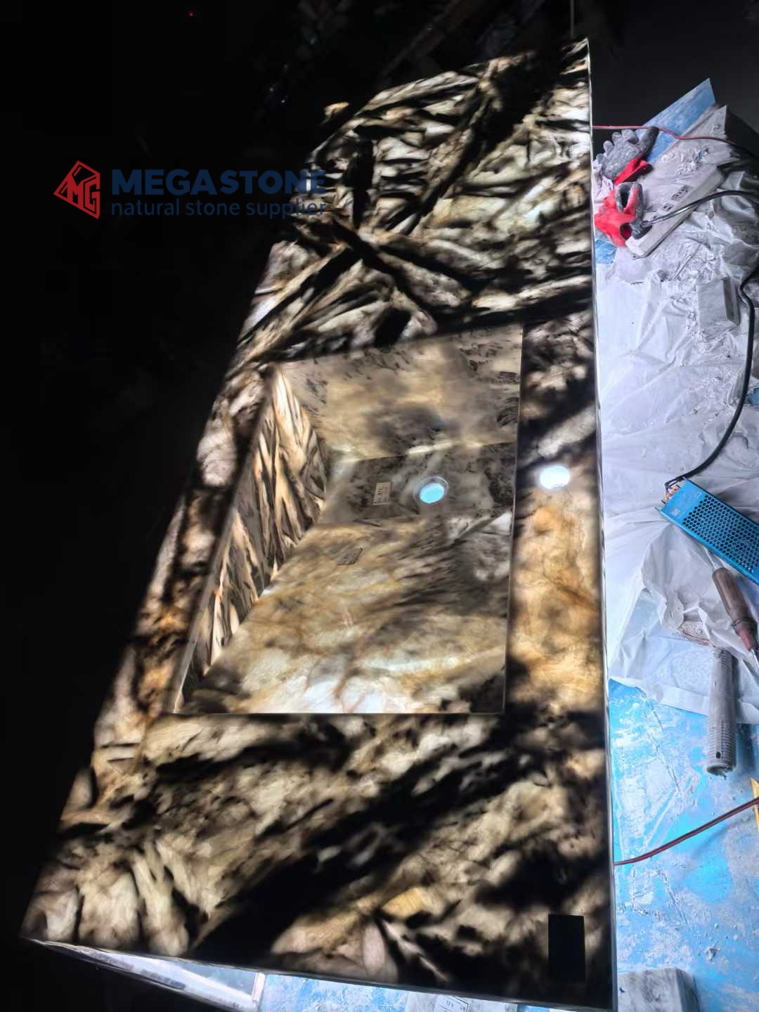 Factory Direct Brazil Snow Mountain Granite Backlit Composite Panels for Hotel and Villa Projects