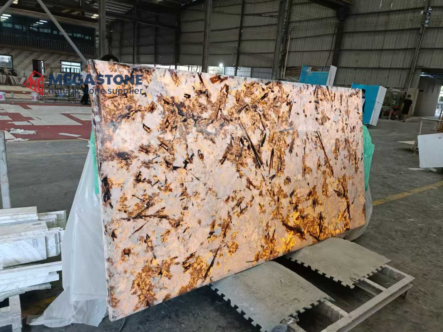 Factory Direct Brazil Snow Mountain Granite Backlit Composite Panels for Hotel and Villa Projects