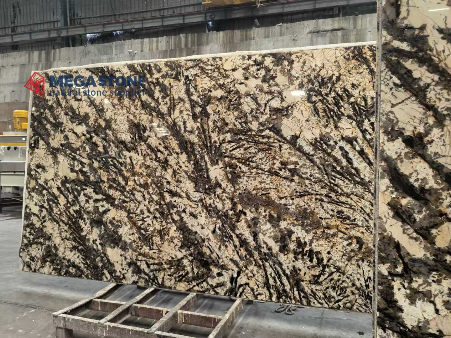 Factory Direct Brazil Snow Mountain Granite Backlit Composite Panels for Hotel and Villa Projects