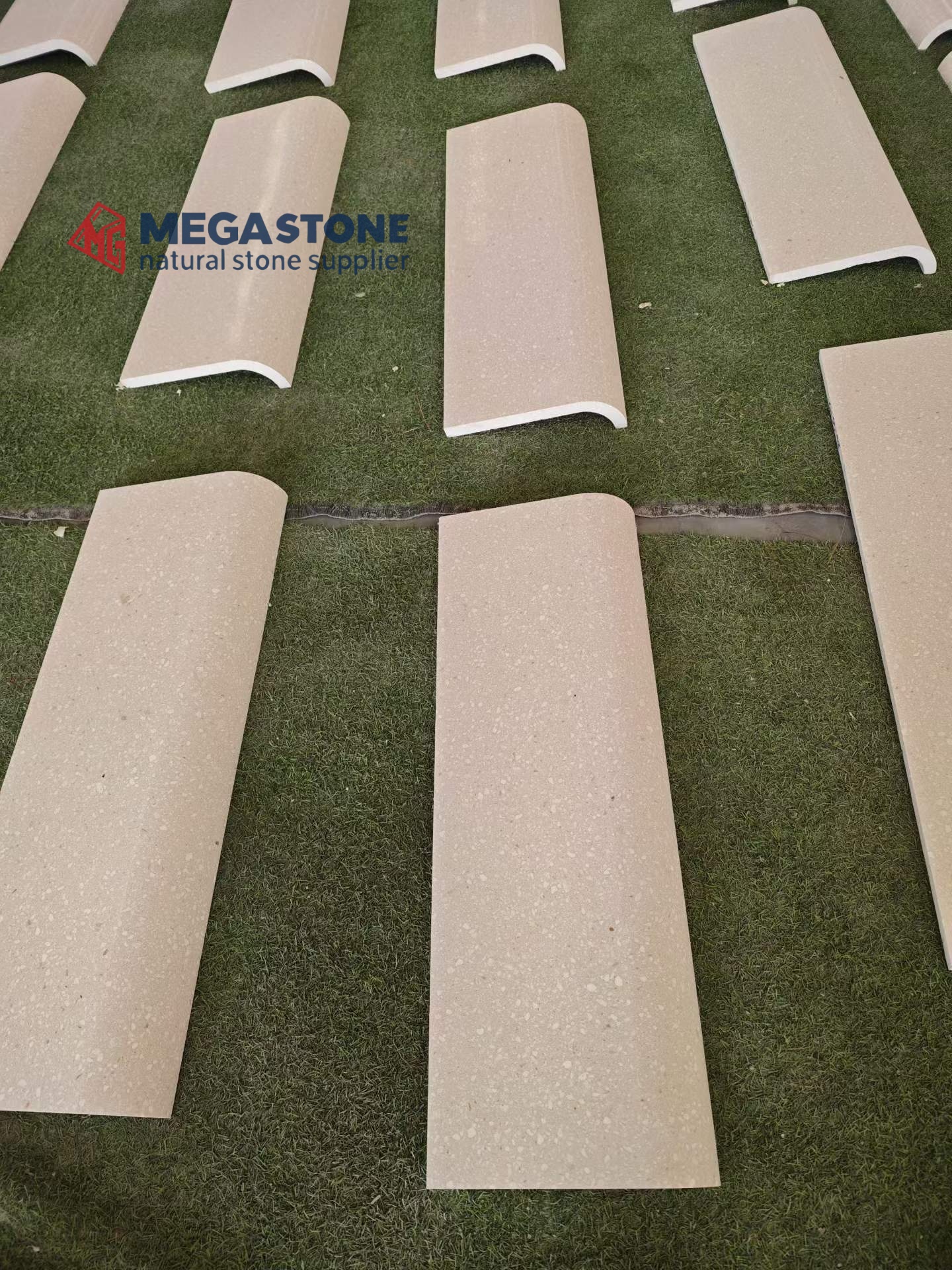 Artificial Beige Stone Curved Column Cladding Panels for Interior