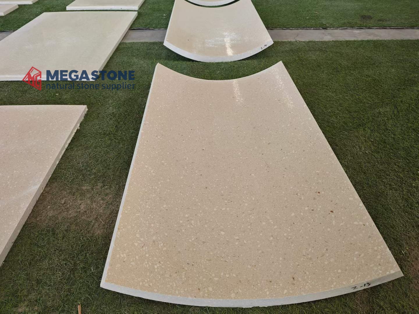 Artificial Beige Stone Curved Column Cladding Panels for Interior