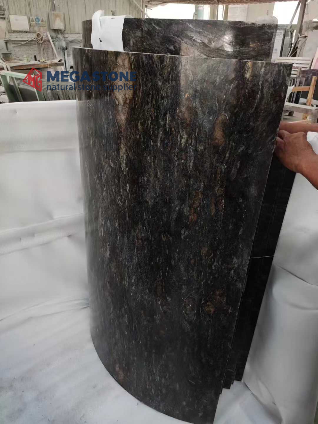 Metalicus Granite Polished Curved Cladding Panel for Column or Wall