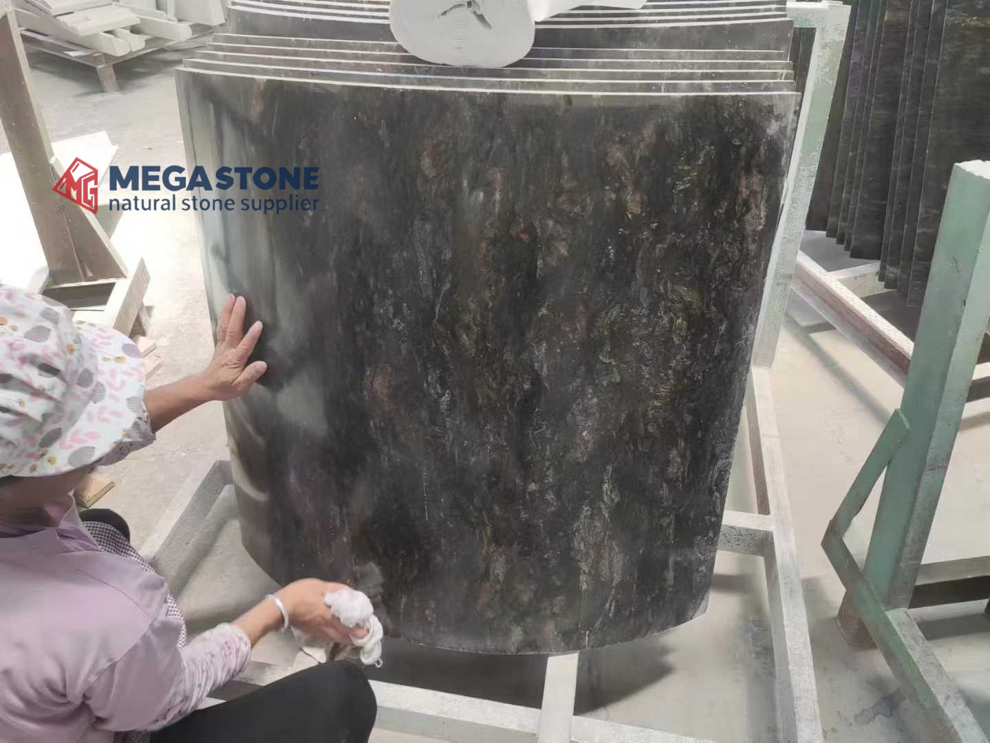 Metalicus Granite Polished Curved Cladding Panel for Column or Wall